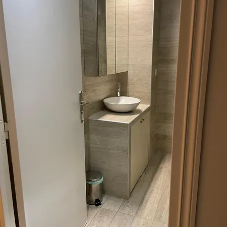 Chemin Rez De Chaussée Sur Cour Au Calme Apartamento *